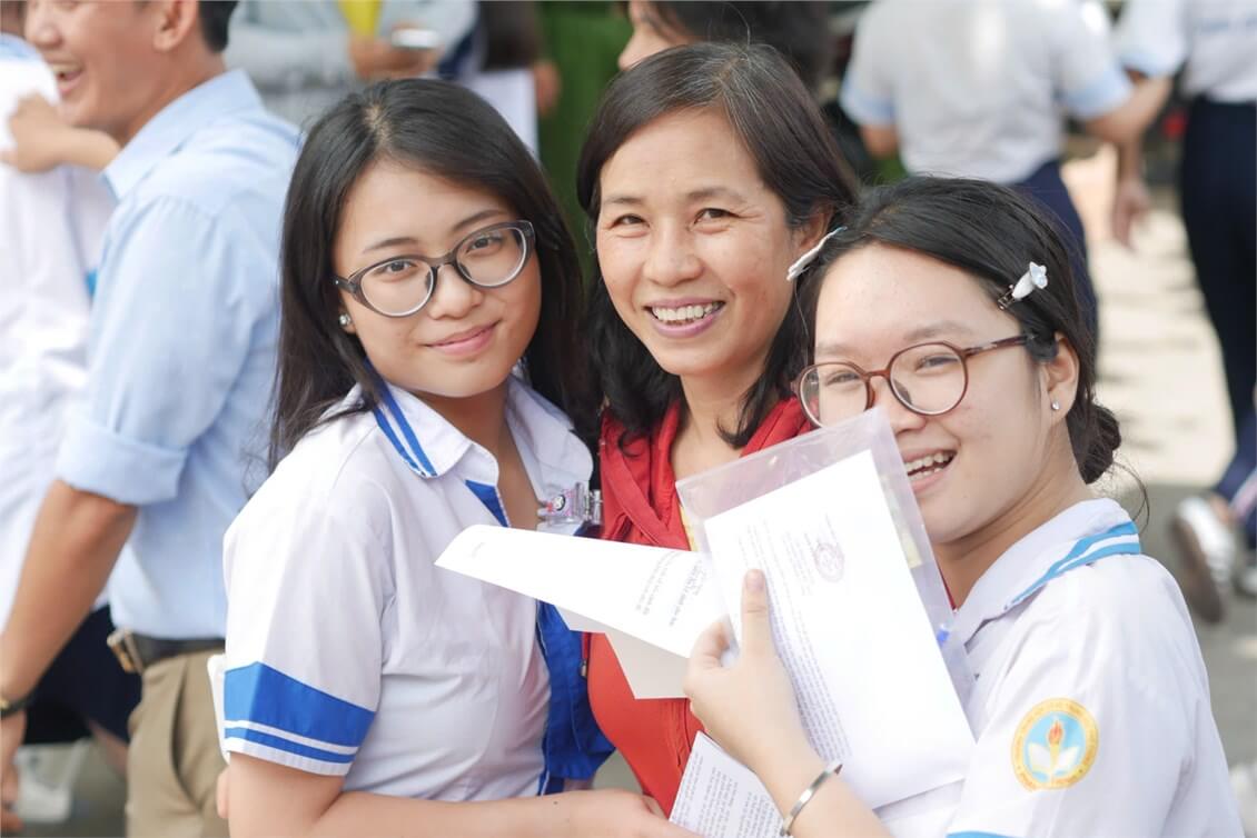 Tiếp sức mùa thi – Đồng hành vững bước cùng học sinh khối 12